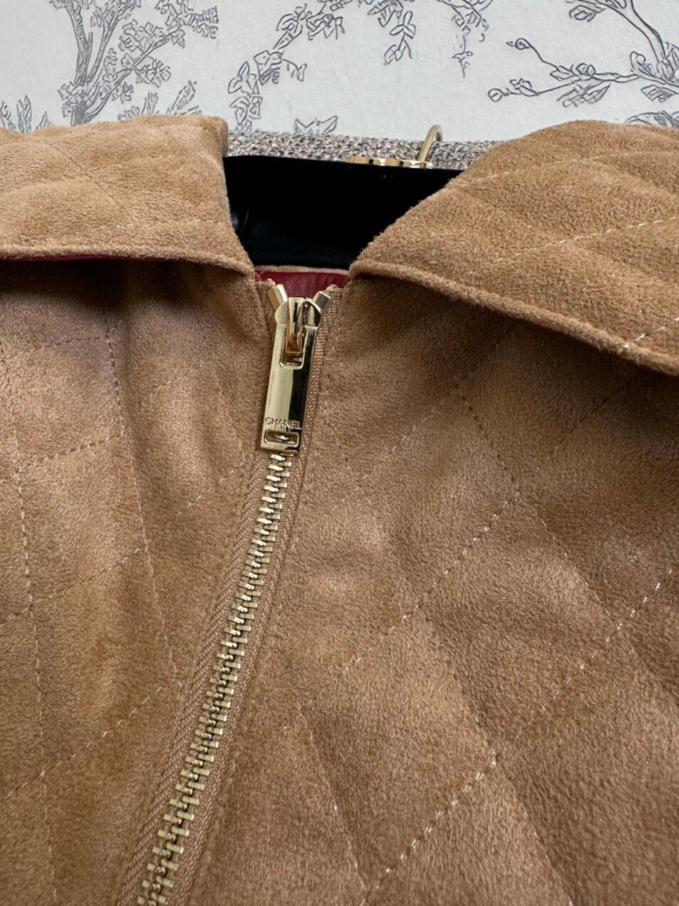FW26’ BLOUSON Suede Calfskin 
Fango Beige