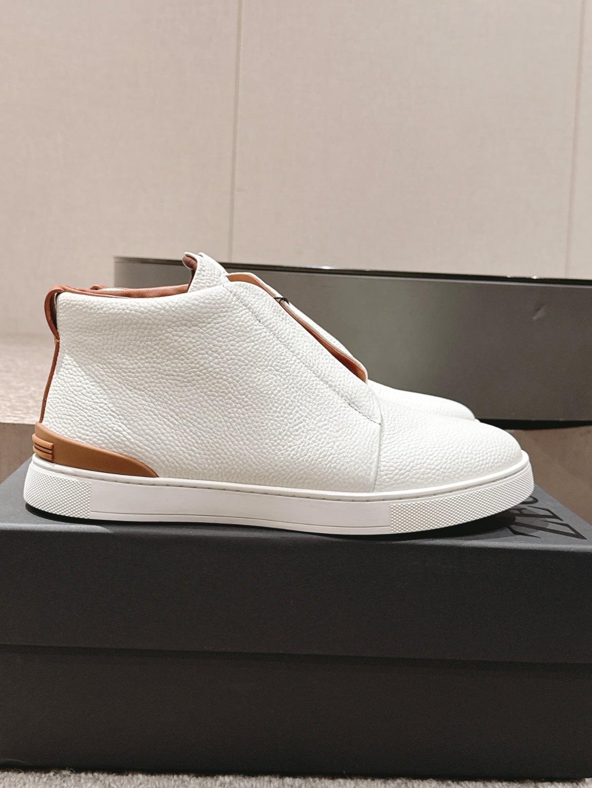 Ermenegildo Zegna white Triple Stitch mid-top
