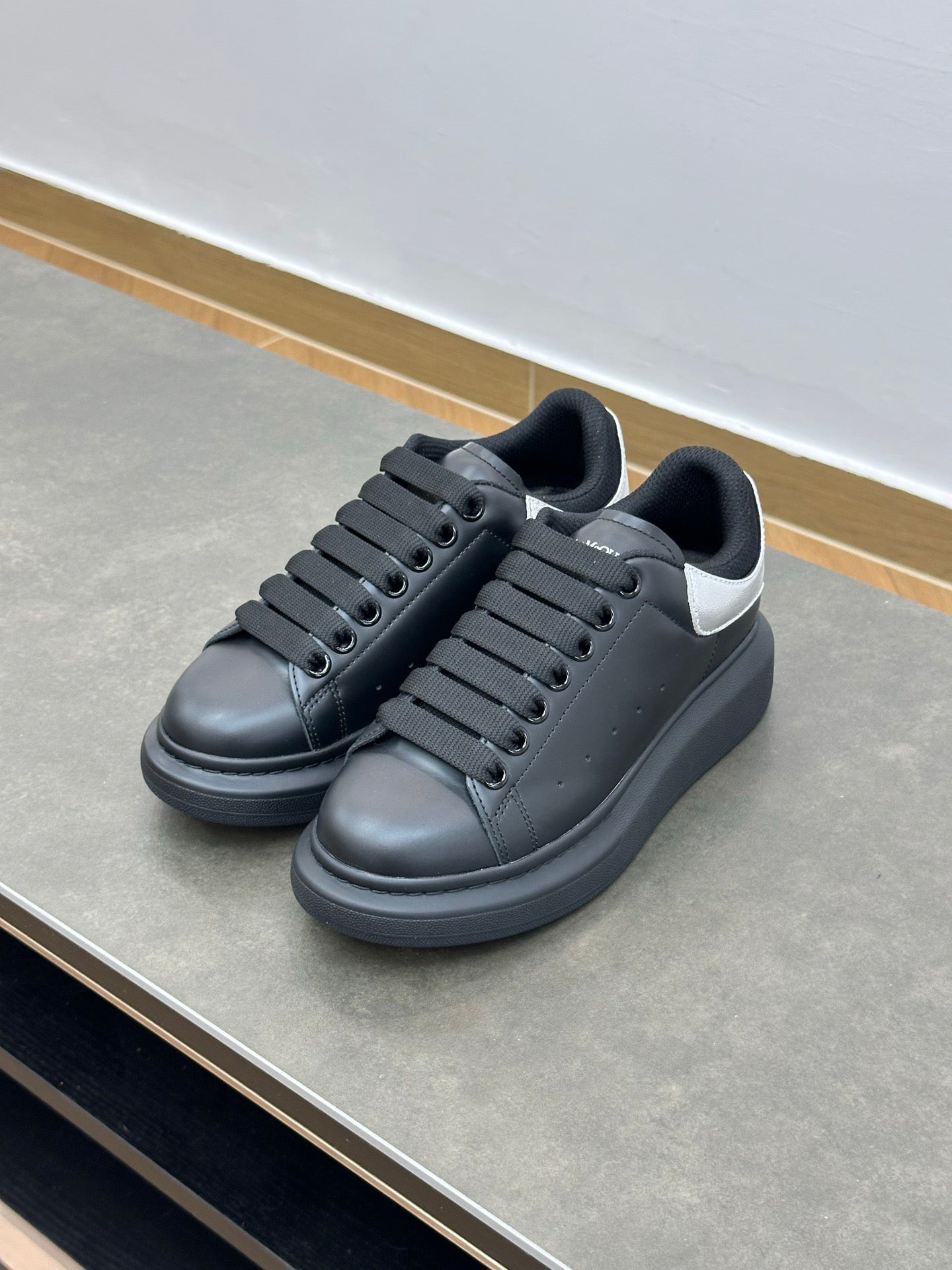 Oversized Sneakers Leather in Black/Silver