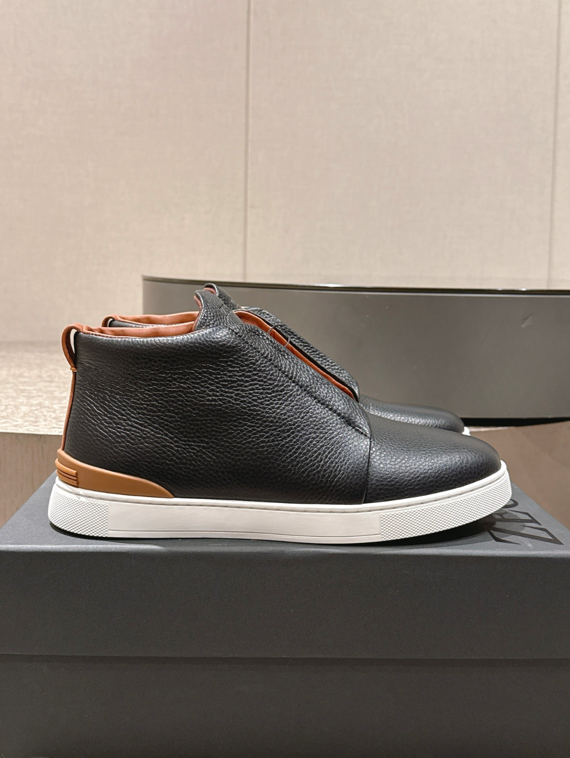 Ermenegildo Zegna black Triple Stitch mid-top