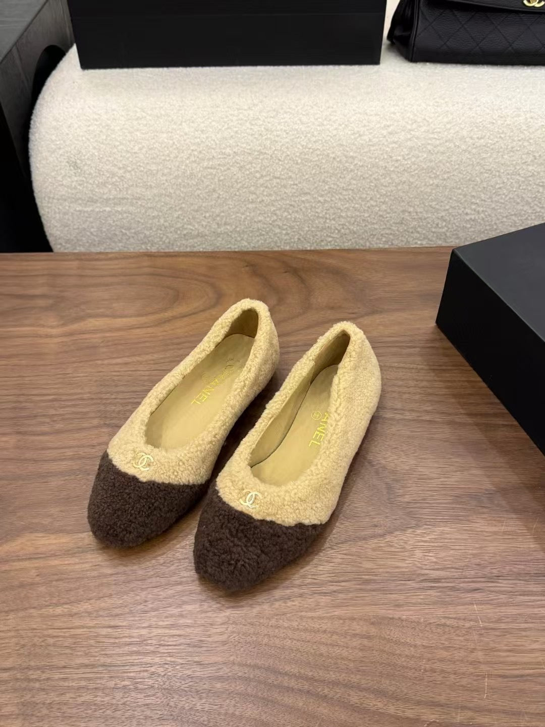 CHANEL Coco Neige 26' Ballet flat Beige/Brown