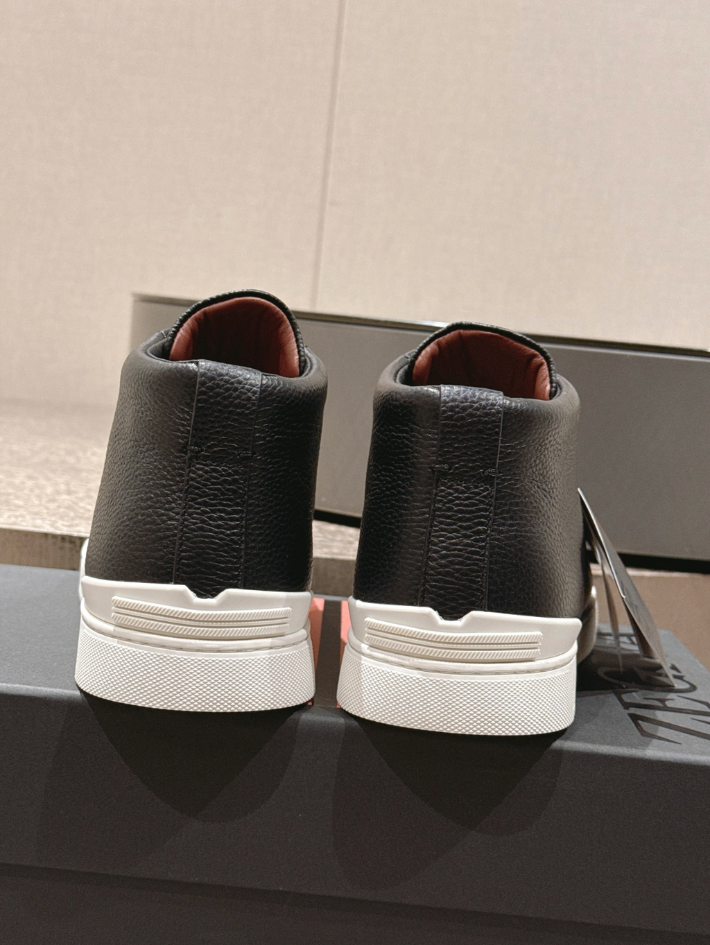 Ermenegildo Zegna black Triple Stitch mid-top