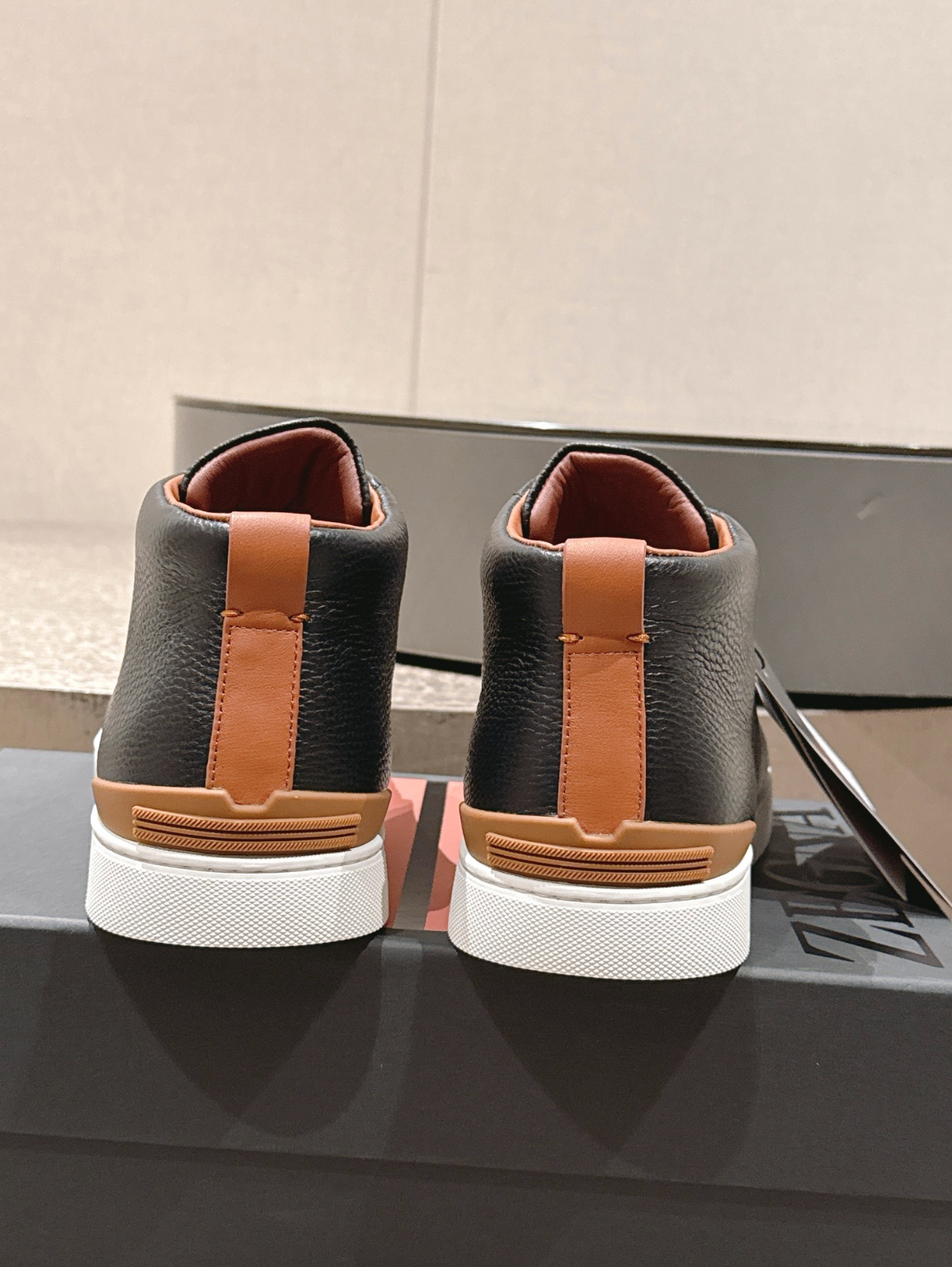 Ermenegildo Zegna black Triple Stitch mid-top