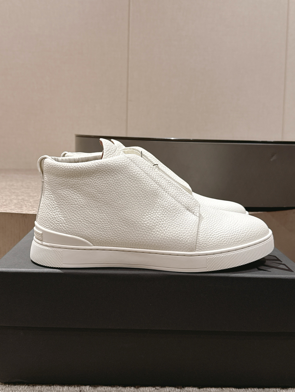 Ermenegildo Zegna white Triple Stitch mid-top