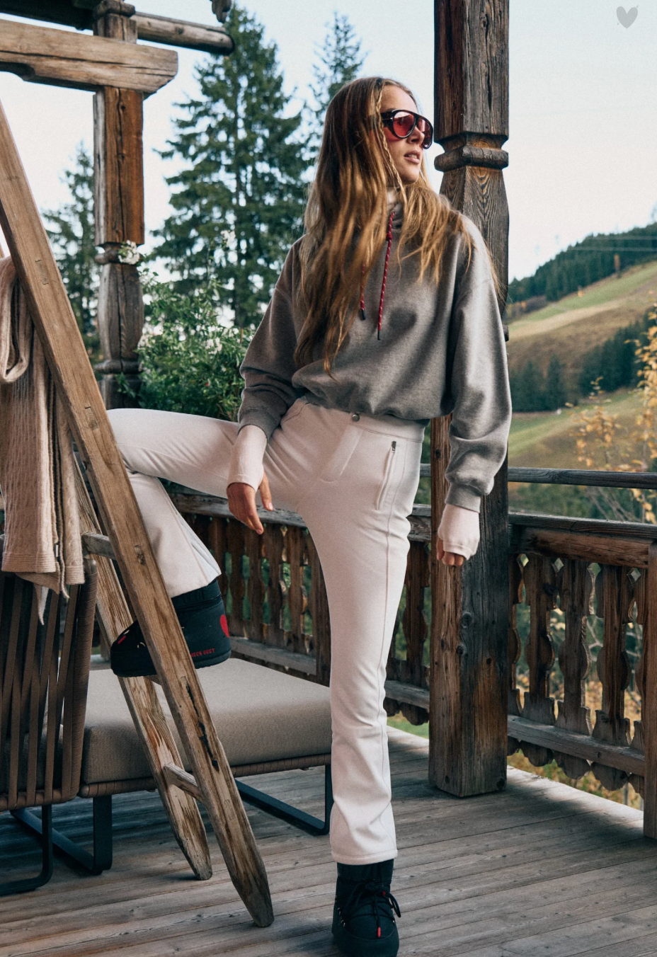 MOON BOOT x ANITA HASS Icon Low 'Heart' in Black