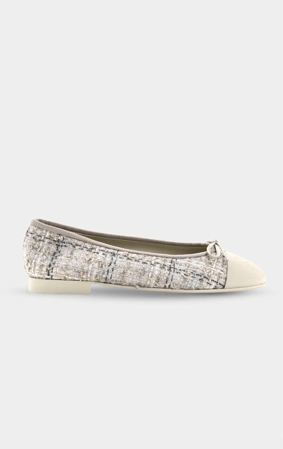 CHANEL White Ballerinas in Tweed & Grosgrain
