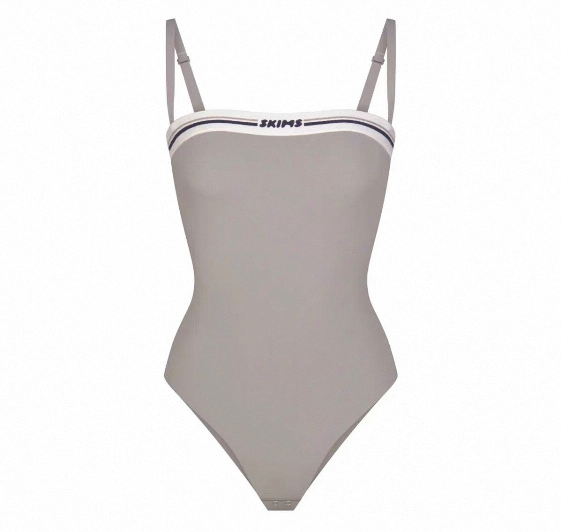 FITS EVERYBODY LOGO BODYSUIT