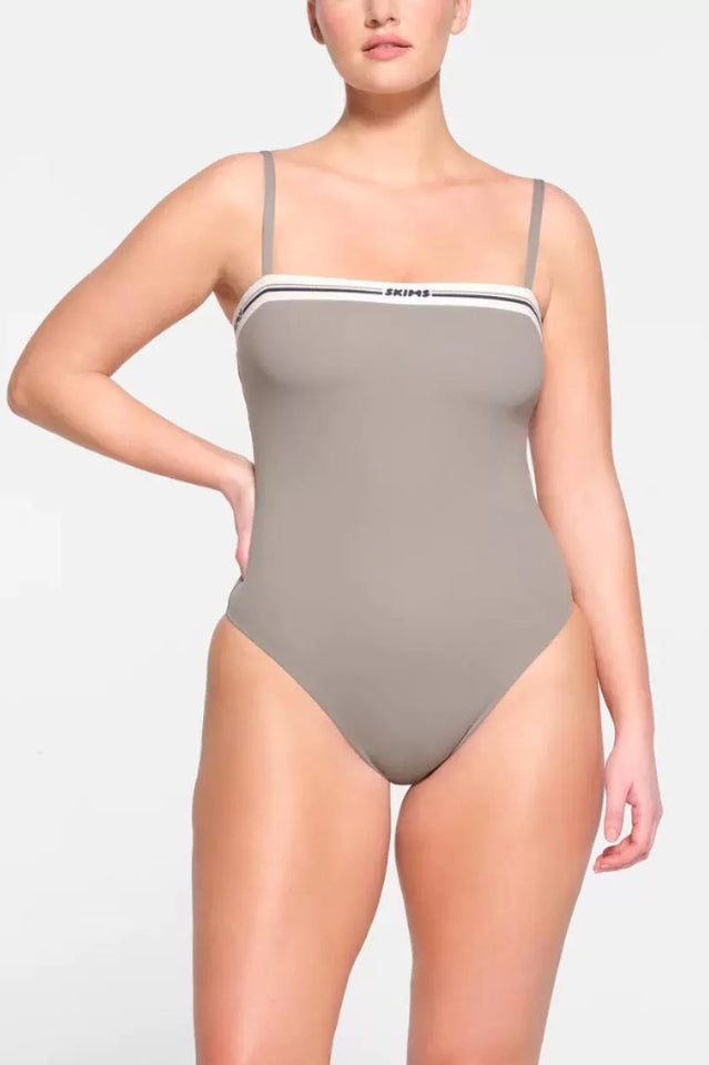 FITS EVERYBODY LOGO BODYSUIT