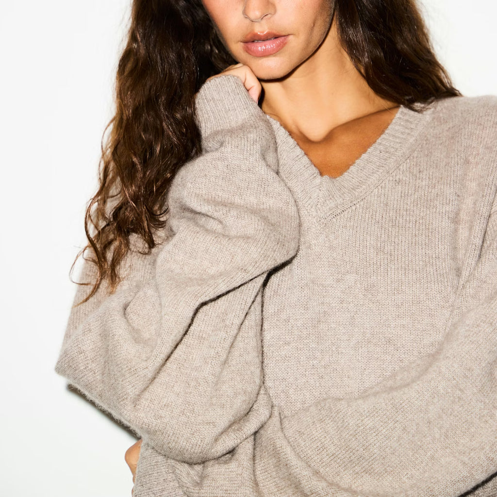 WOOL CASHMERE OVERSIZED V NECK SWEATER/SHORT SET