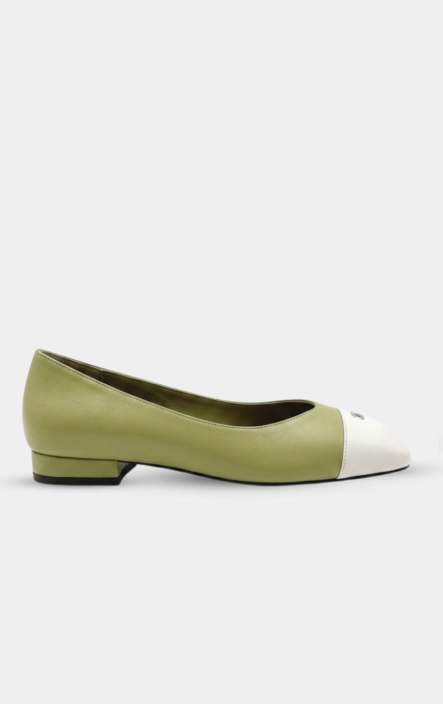 CHANEL Green & White pumps '26 Ballets Flats
