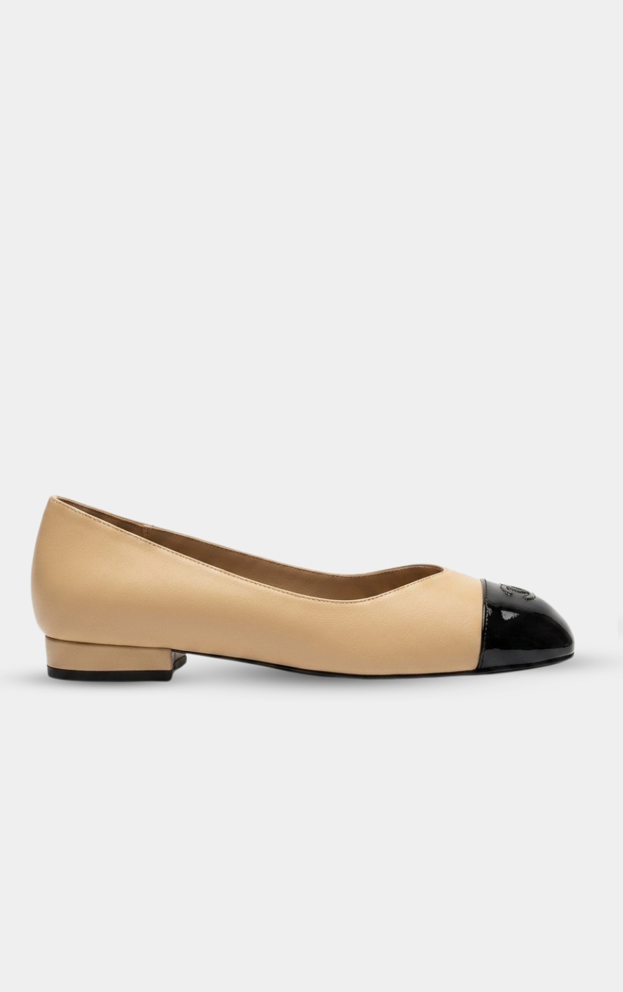 CHANEL Beige & Black pumps '26 Ballets Flats