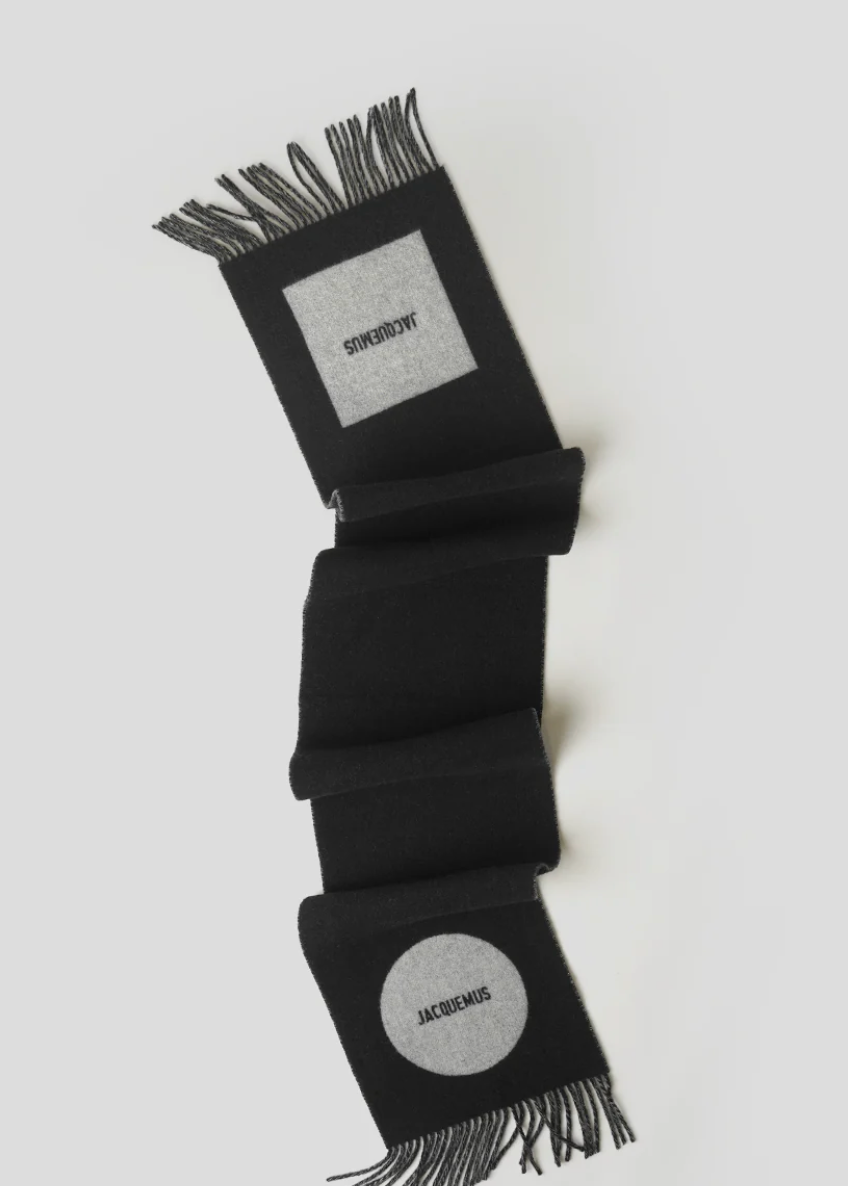 The Rond carré scarf