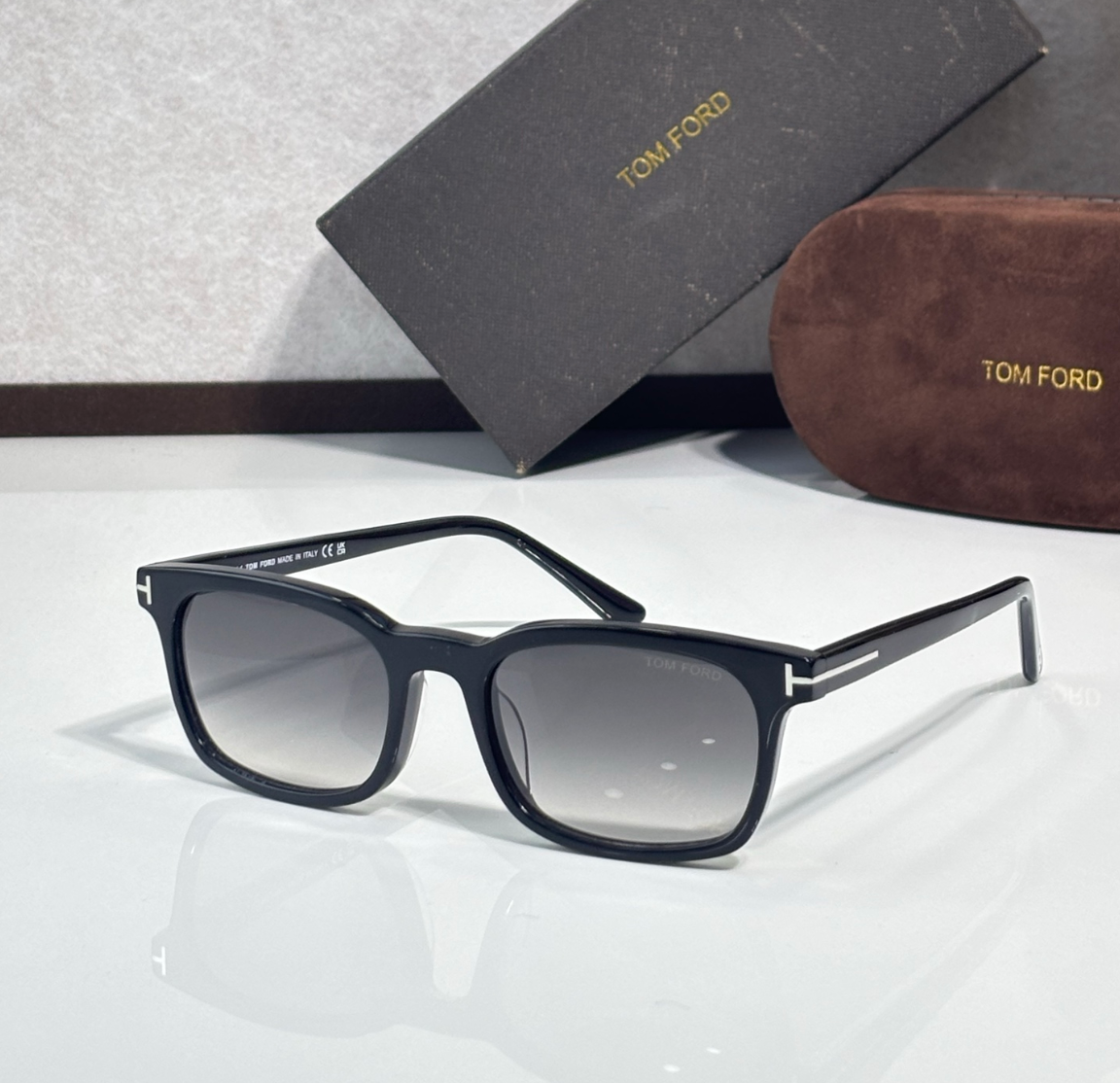 TOM FORD FT1300
