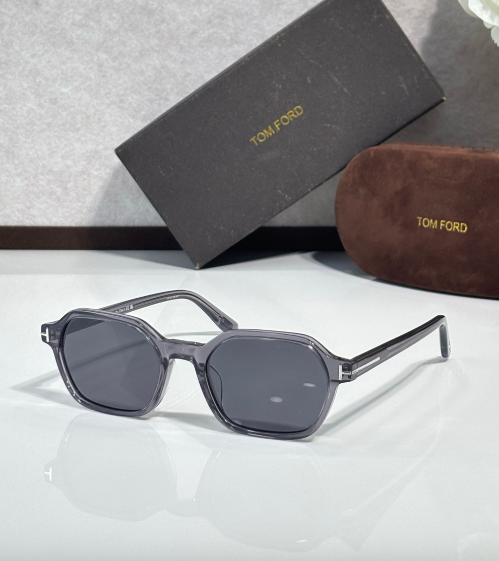 TOM FORD TF1301