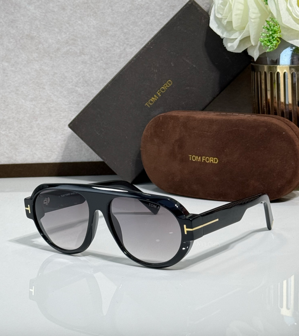 TOM FORD TF1102