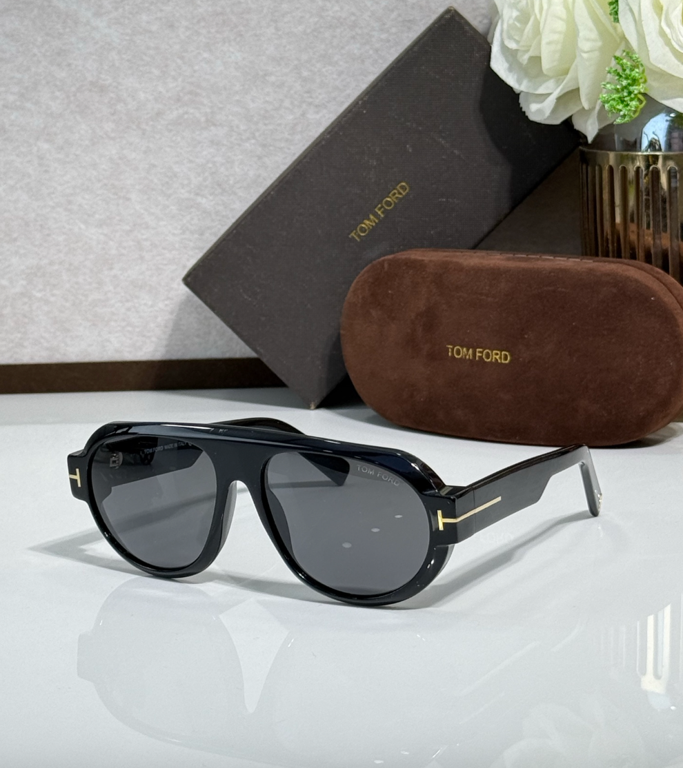 TOM FORD TF1102