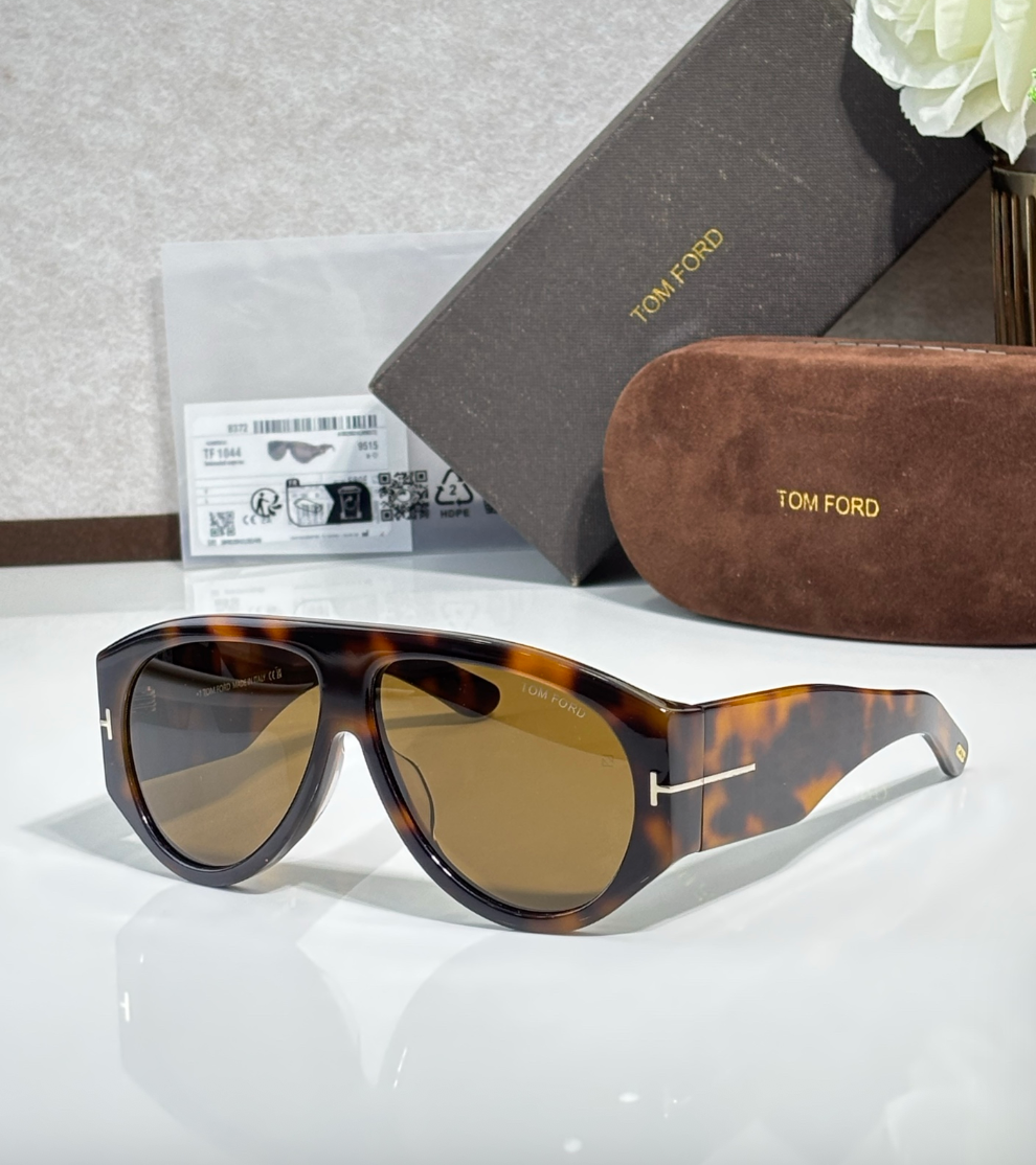 TOM FORD TF1044
