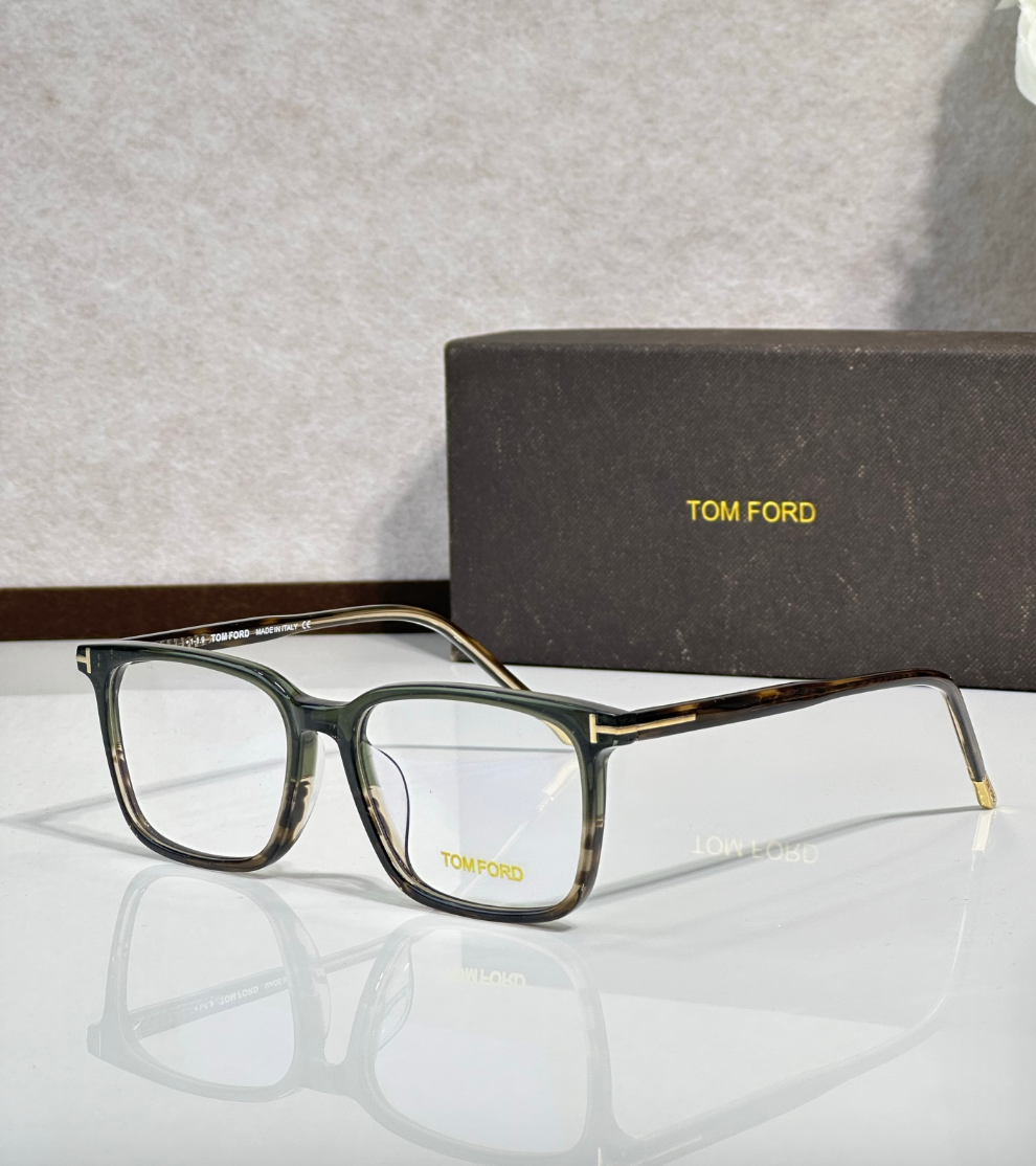 TOM FORD TF5607