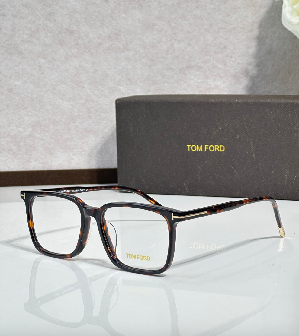 TOM FORD TF5607