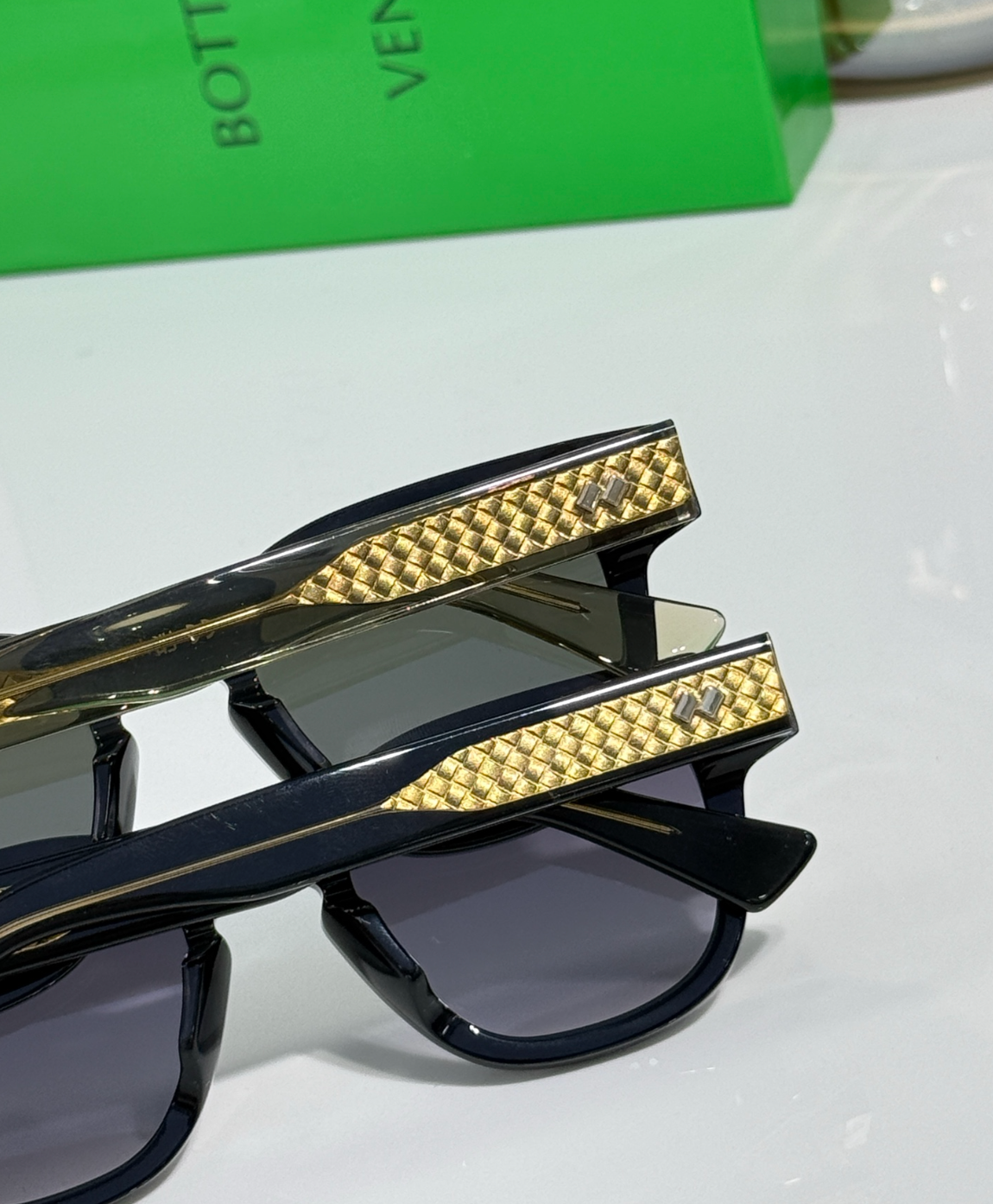 Bottega Veneta BV1441S