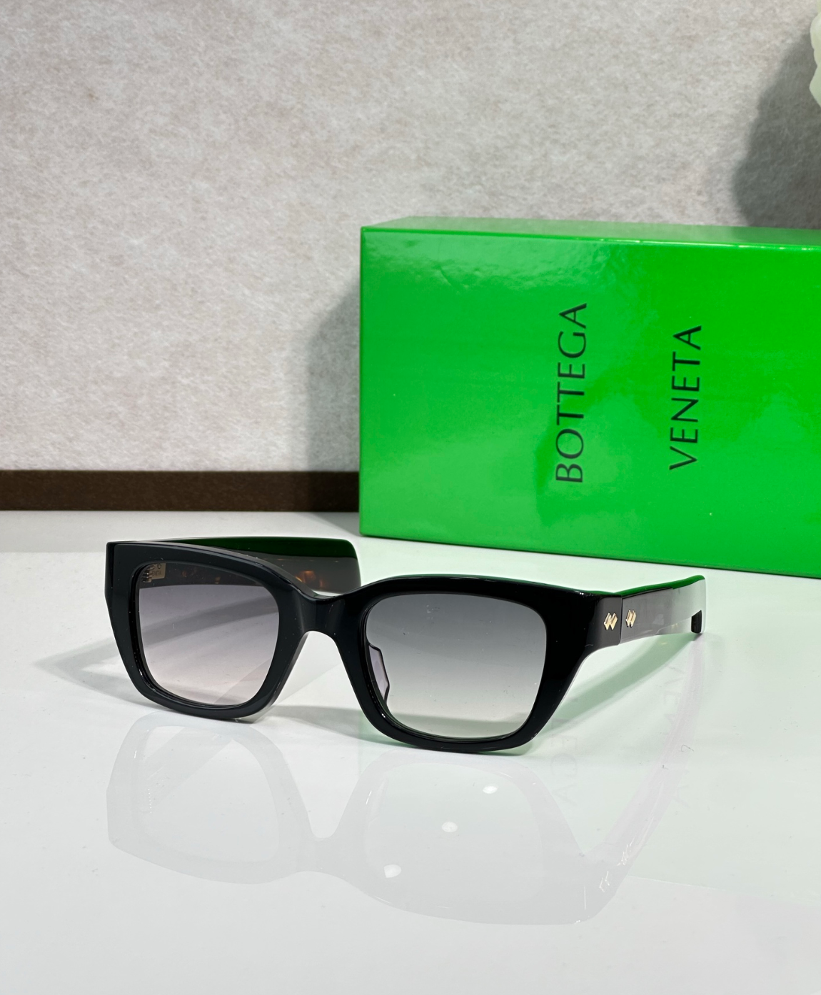 Bottega Veneta BV1393S
