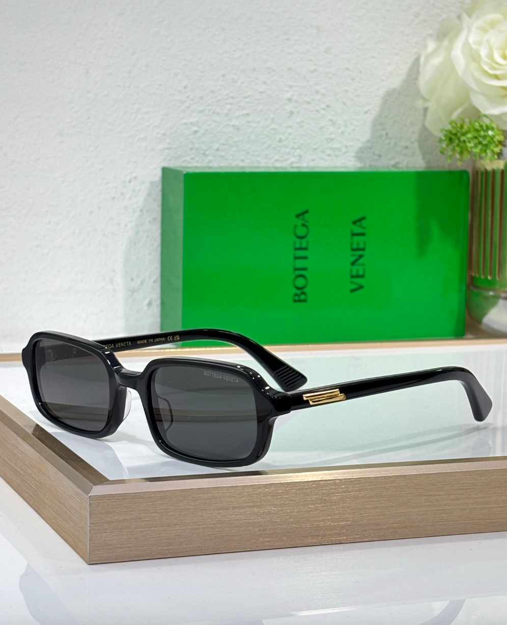 Bottega Veneta BV1488S