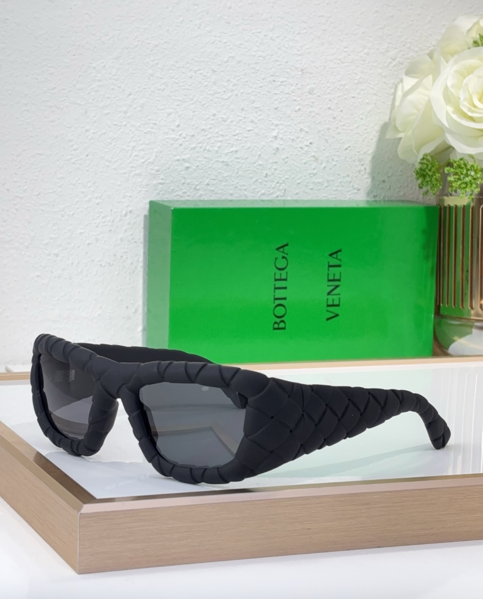 Bottega Veneta BV1303S