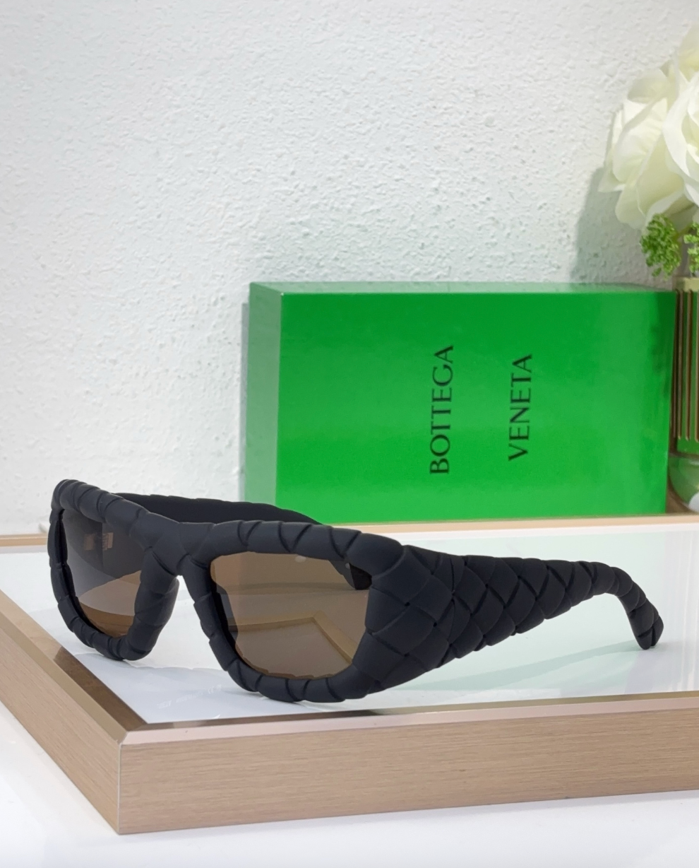 Bottega Veneta BV1303S