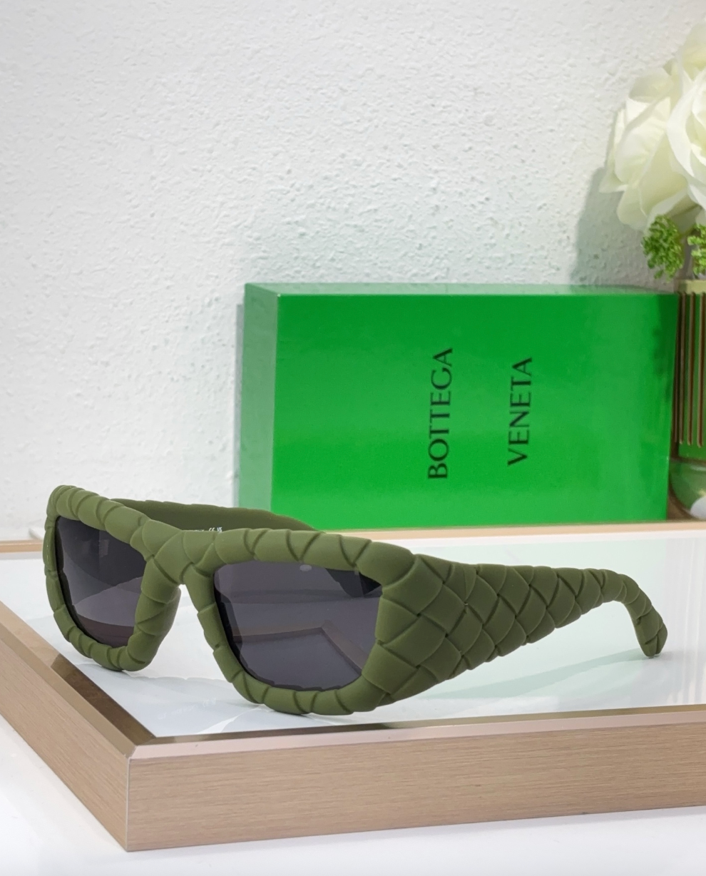 Bottega Veneta BV1303S