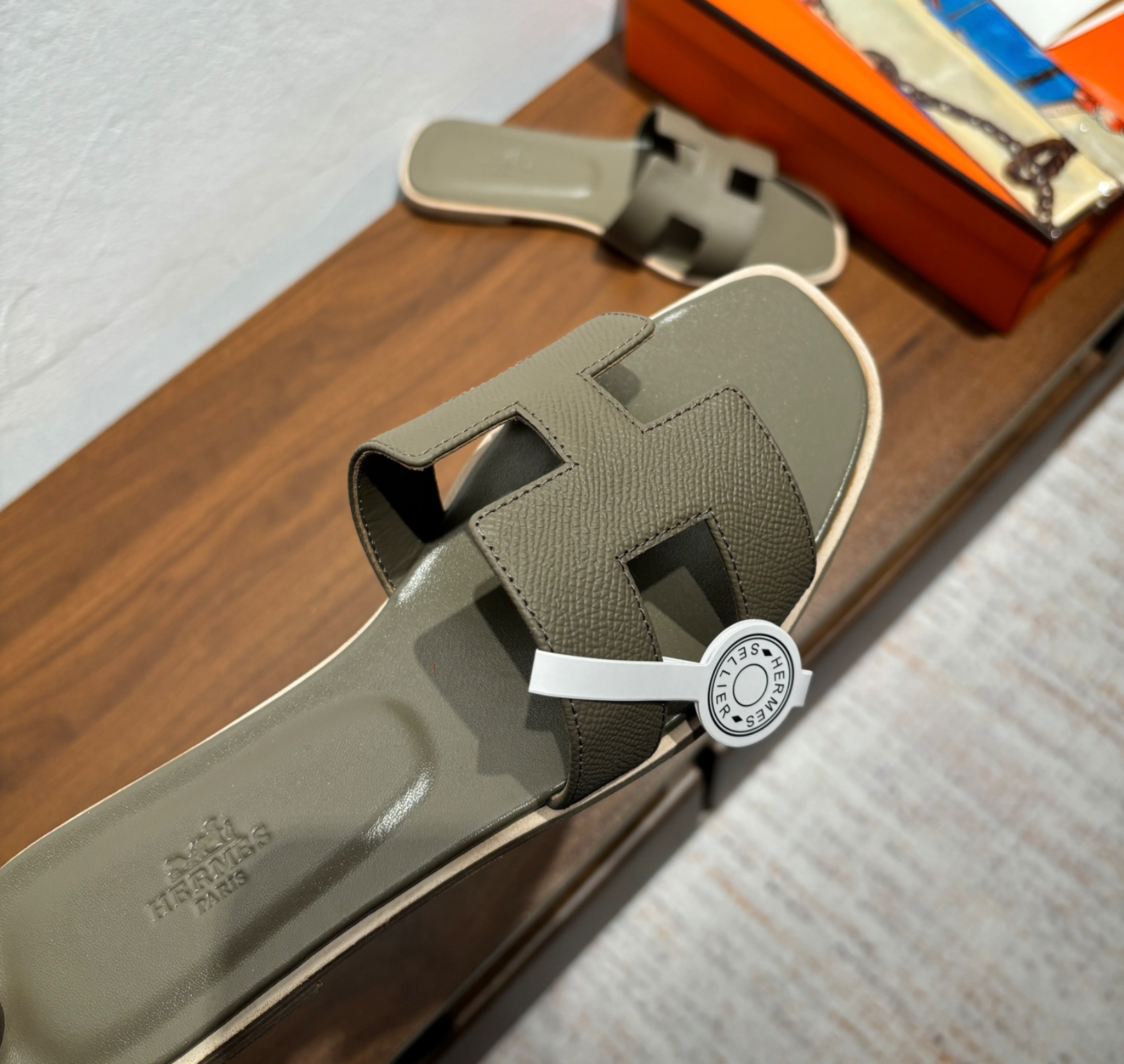 Hermès Oran Olive Sandal