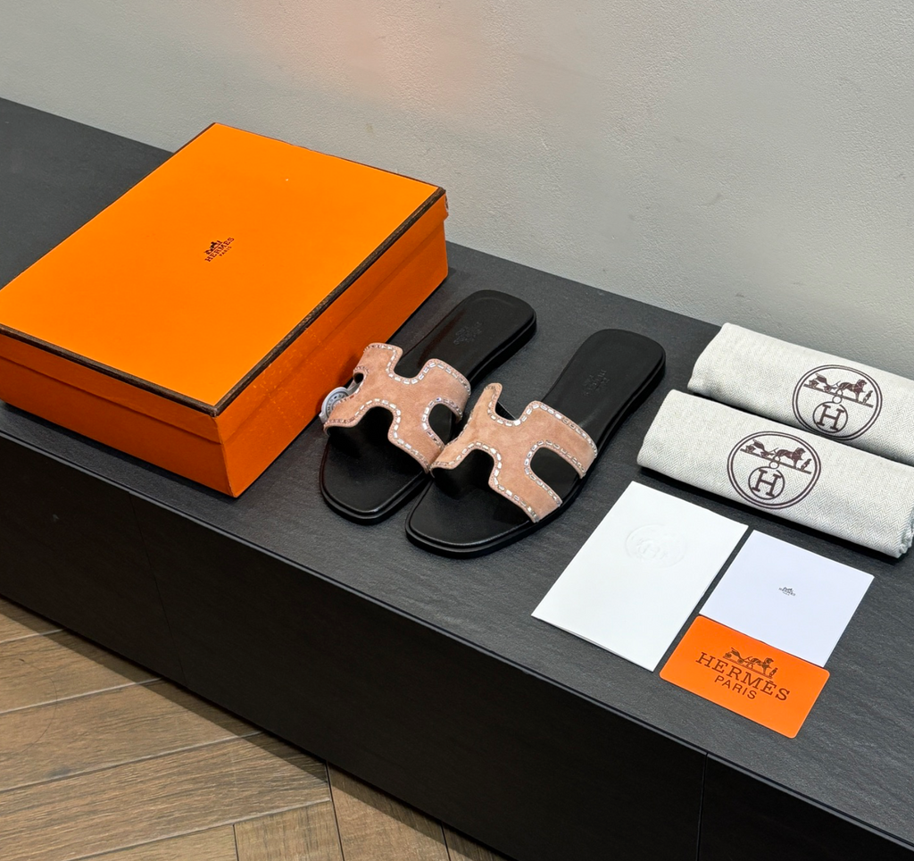 Hermès Oran Rose Perle Sandal