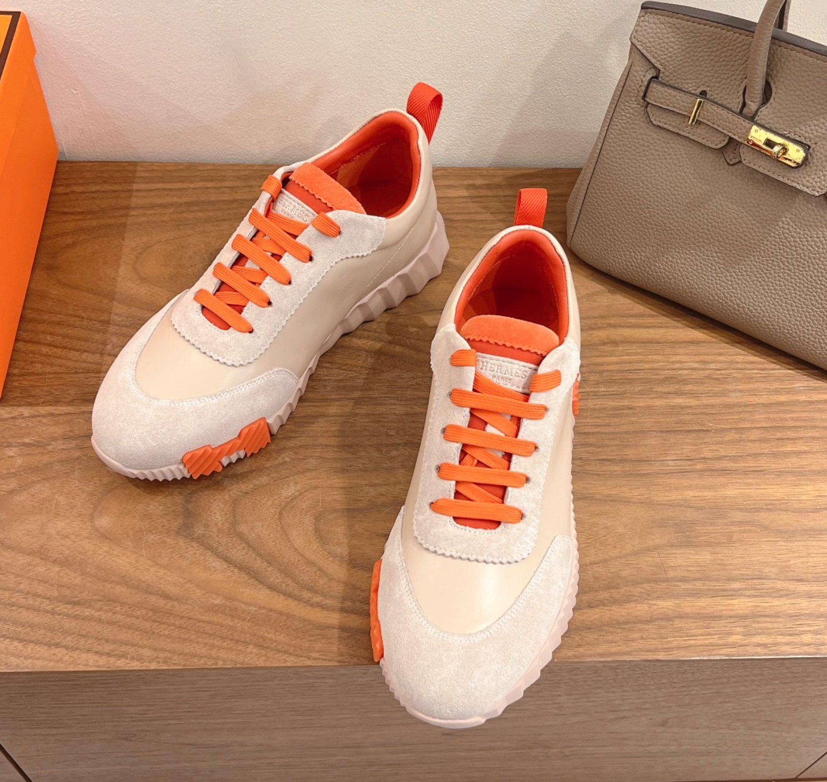 Hermès Bouncing Beige/Orange Sneaker