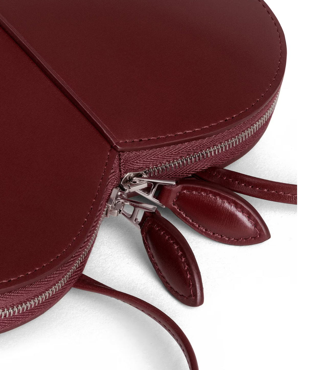 LE CŒUR BAG IN CALFSKIN