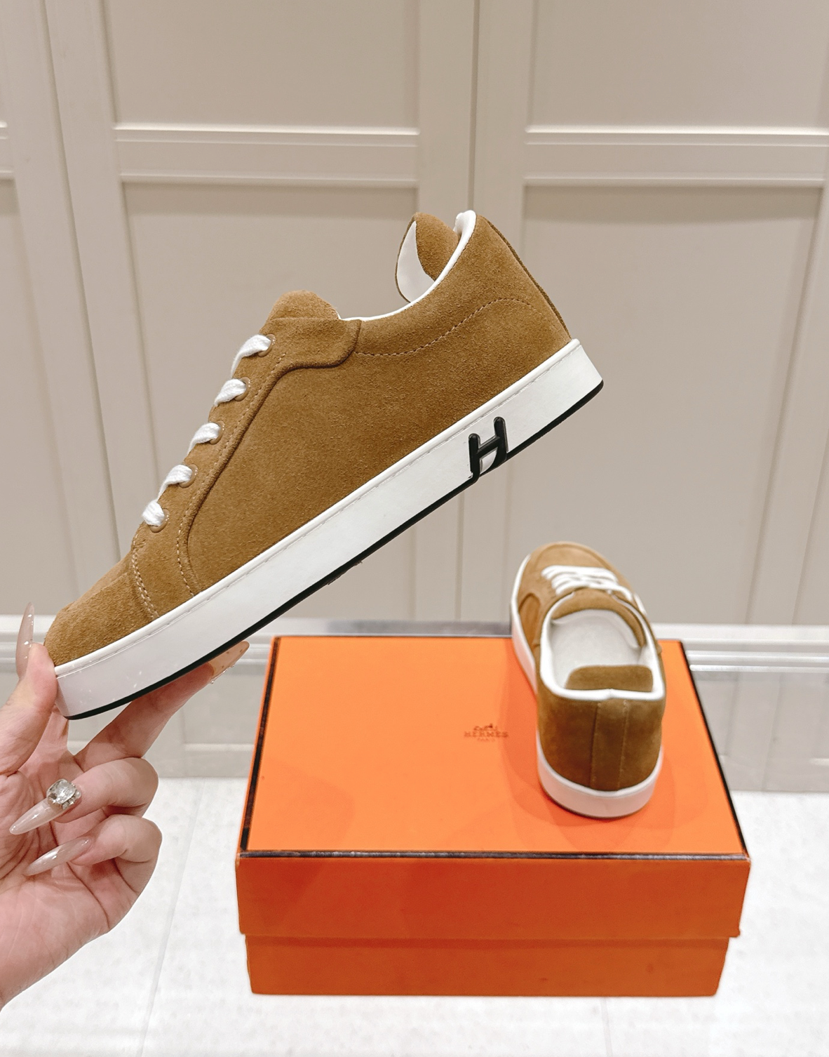 Hermès Kid Beige Camel Suede Sneaker