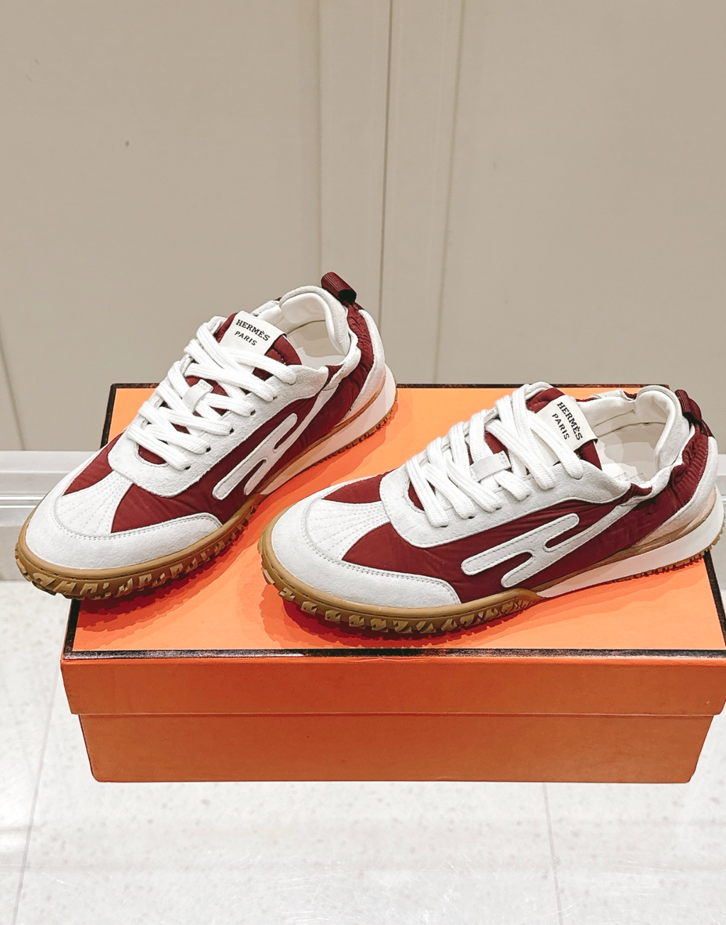 Hermès Jet White/Burgundy Sneakers