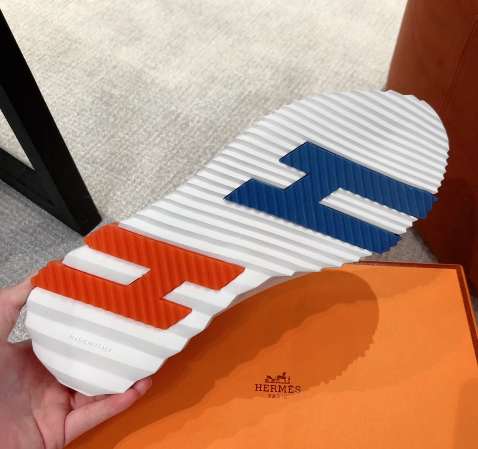 Hermès Bouncing Beige/Orange Sneaker