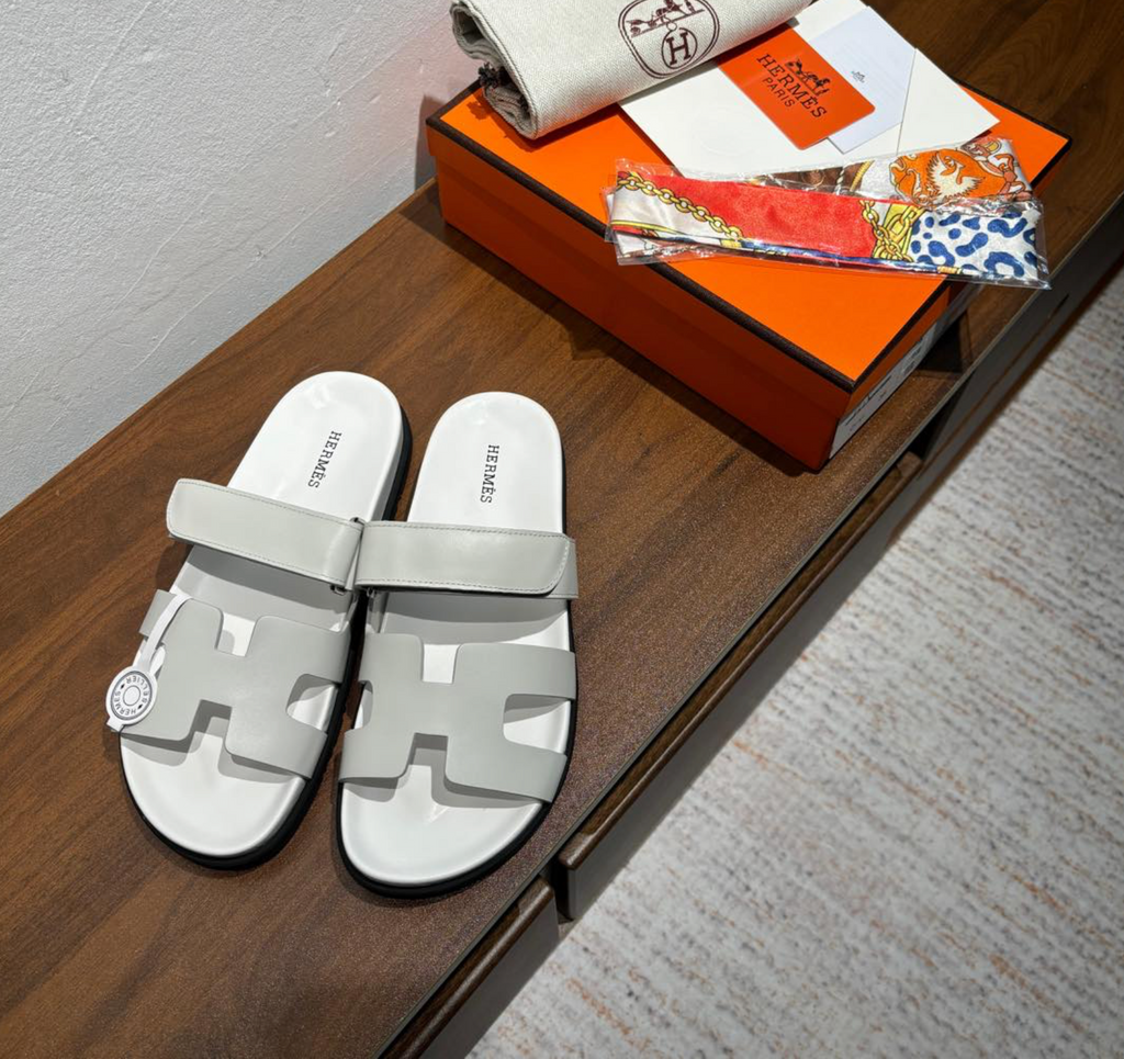 Hermès Chypre Light Grey Sandal