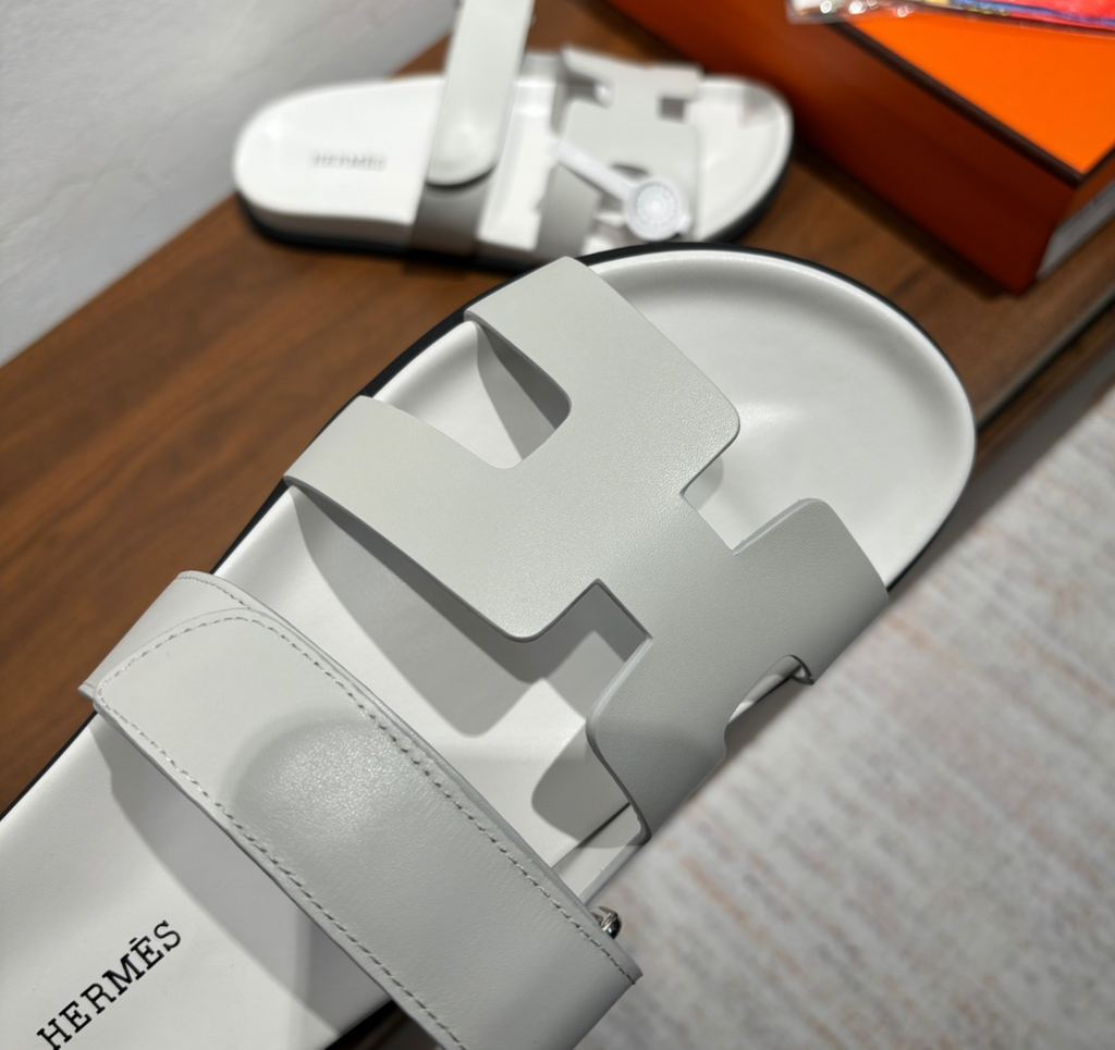 Hermès Chypre Light Grey Sandal