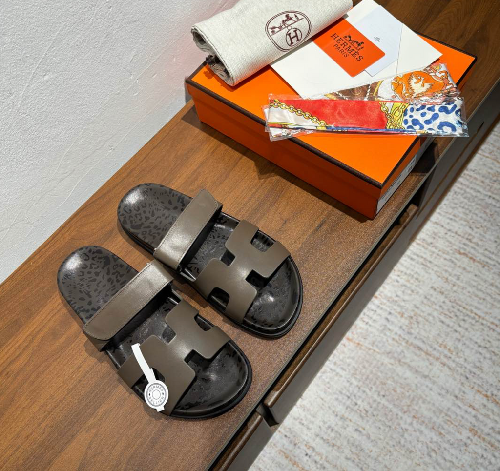 Hermès Chypre Écorce Leopard Sandal
