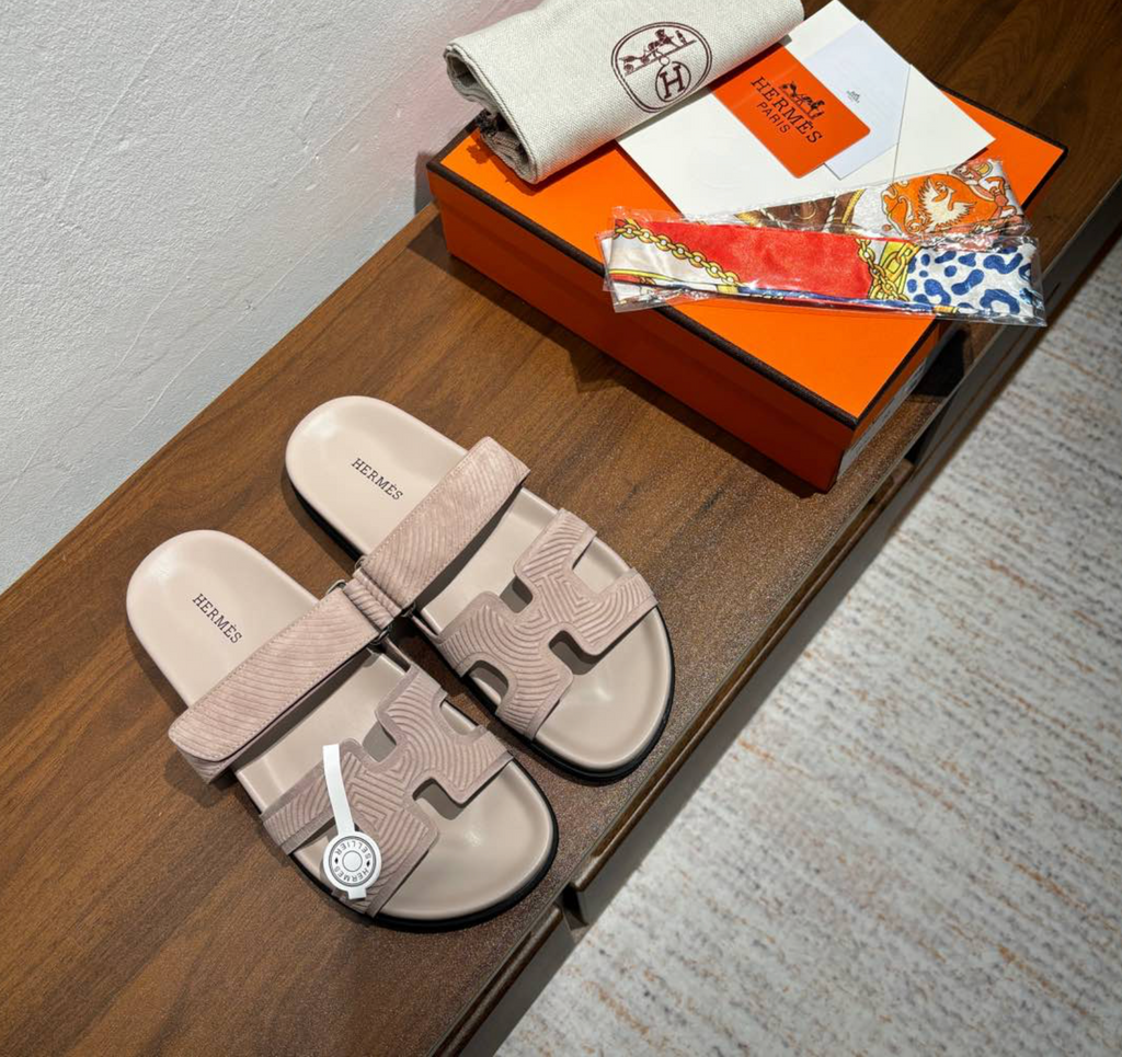 Hermès Chypre Goatskin Light Pink Sandal