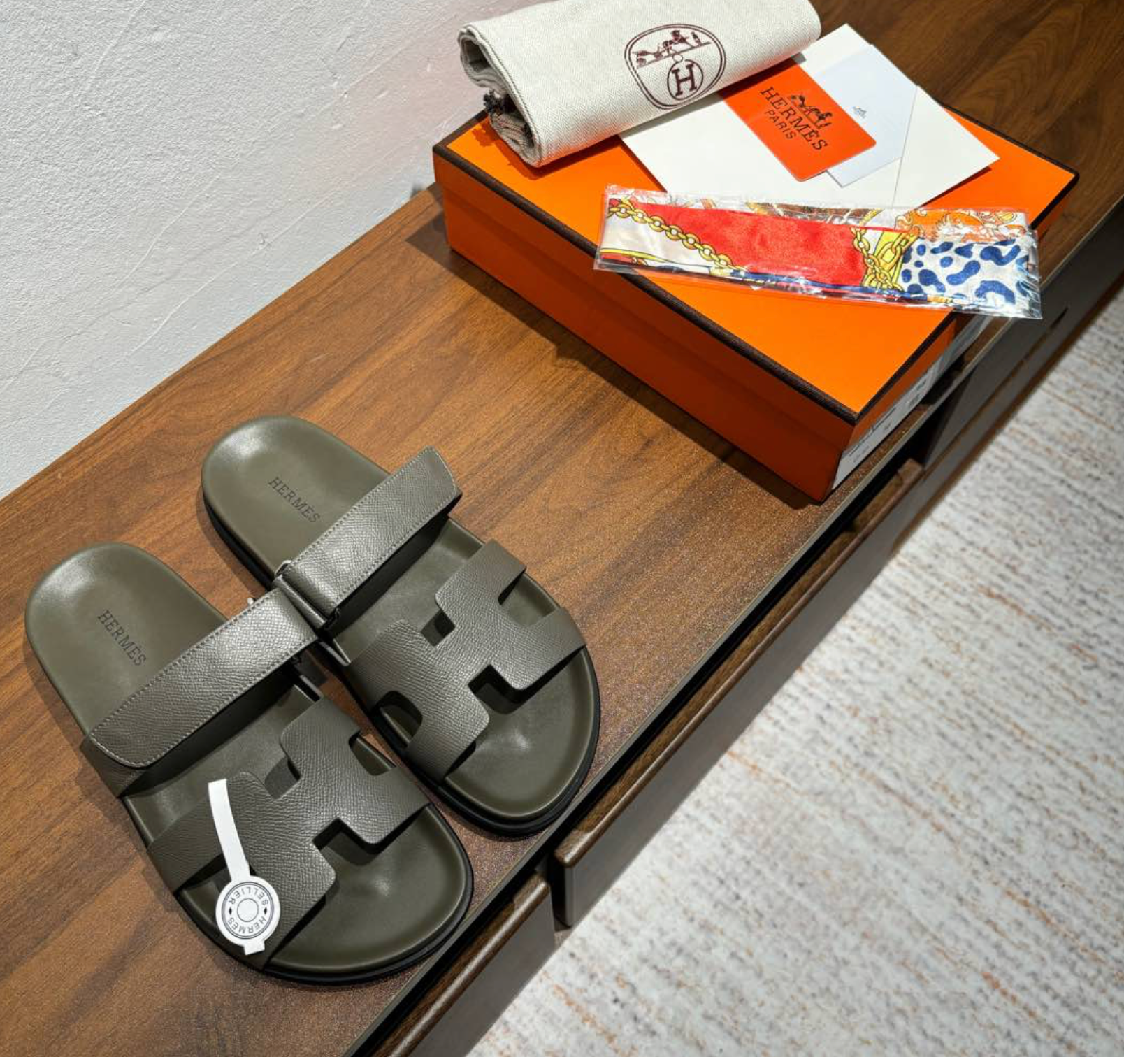 Hermès Chypre Leather Olive Sandal