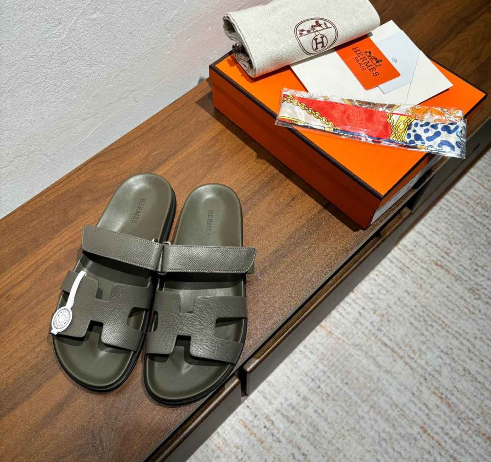 Hermès Chypre Leather Olive Sandal