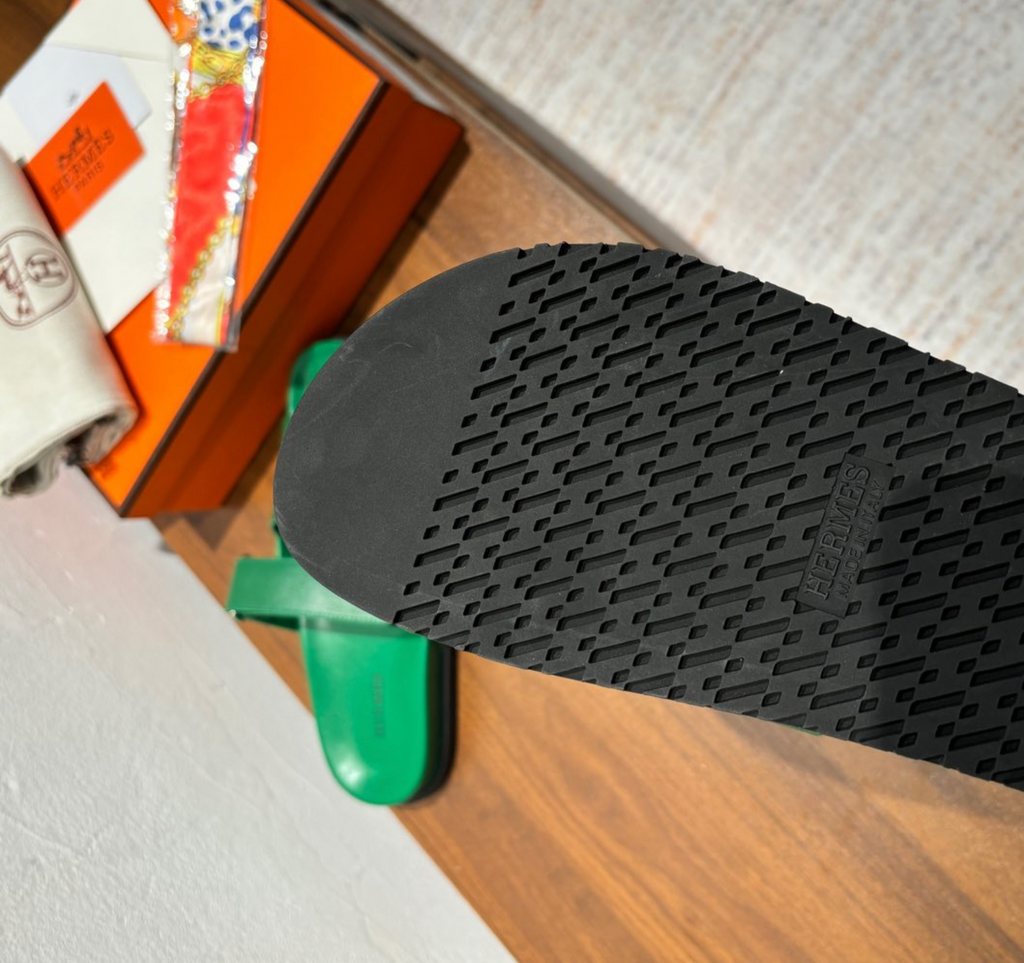Hermès Chypre Leather Vert Jade Sandal