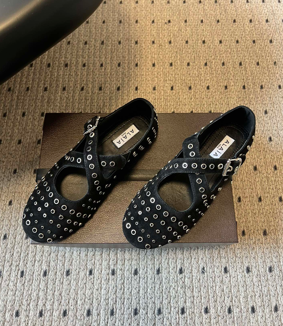 ALAÏA NOIR CRISS CROSS BALLET FLATS SUEDE WITH EYELETS