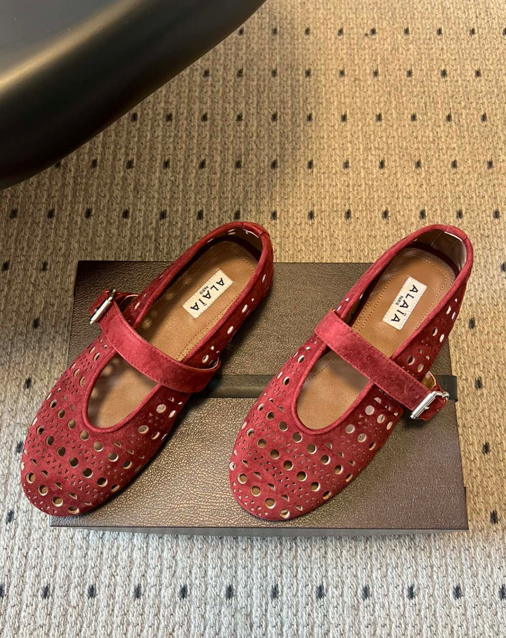 ALAÏA CHERRY SUEDE VIENNE PERFORATED BALLET FLAT