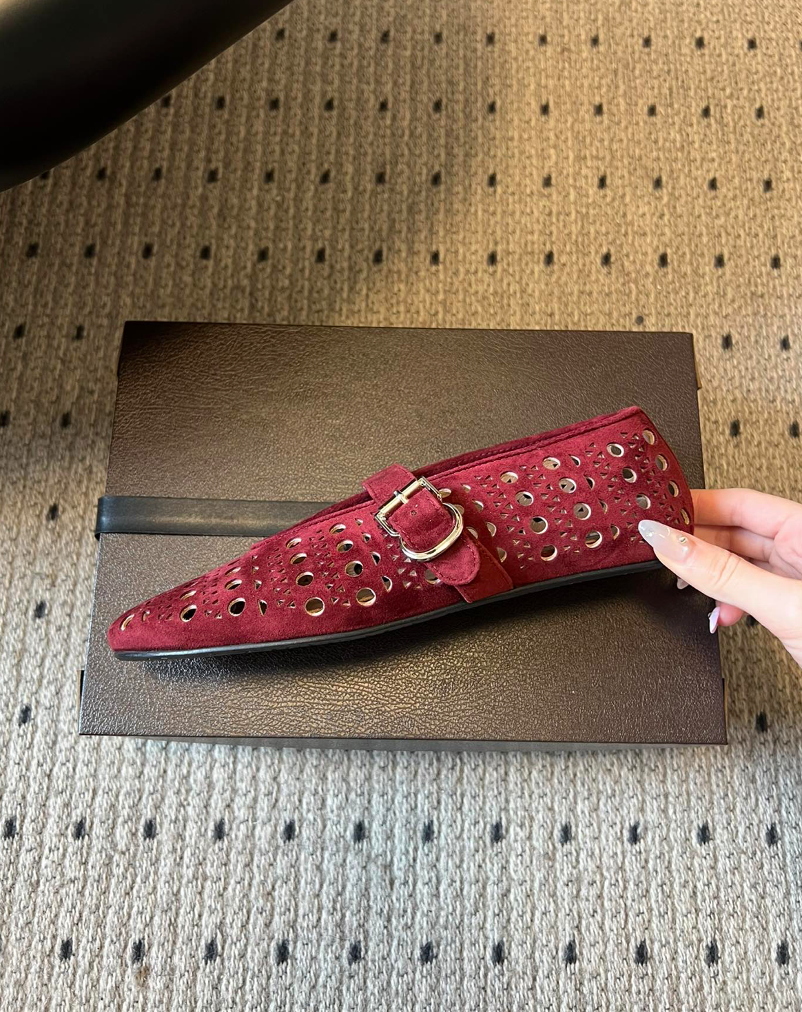 ALAÏA CHERRY SUEDE VIENNE PERFORATED BALLET FLAT