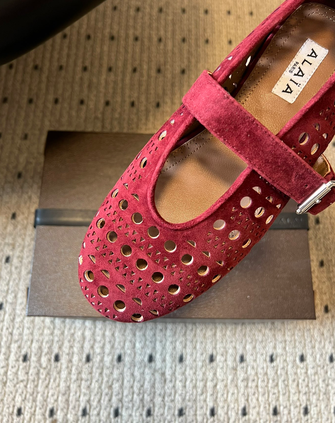ALAÏA CHERRY SUEDE VIENNE PERFORATED BALLET FLAT