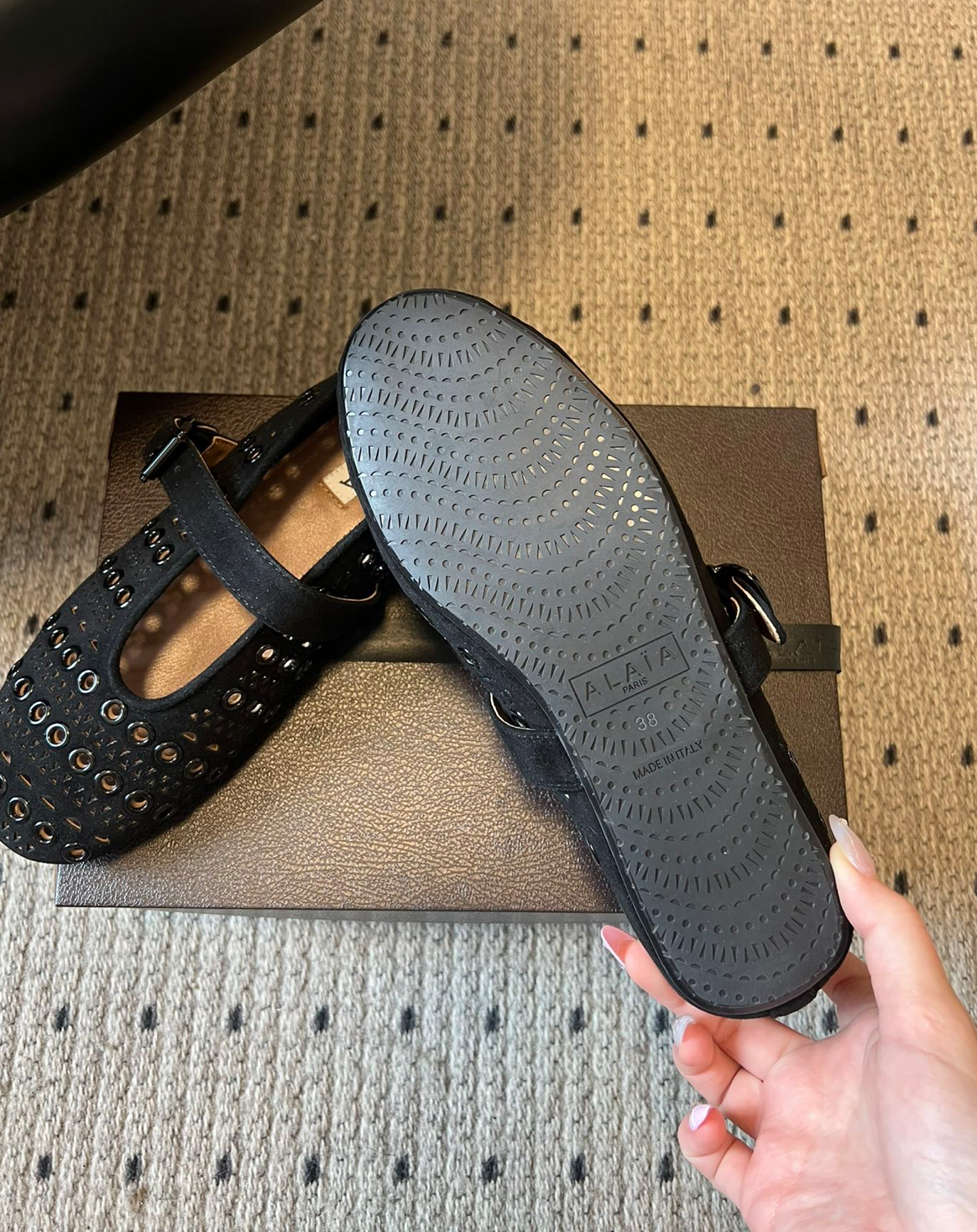 ALAÏA NOIR SUEDE VIENNE PERFORATED BALLET FLAT