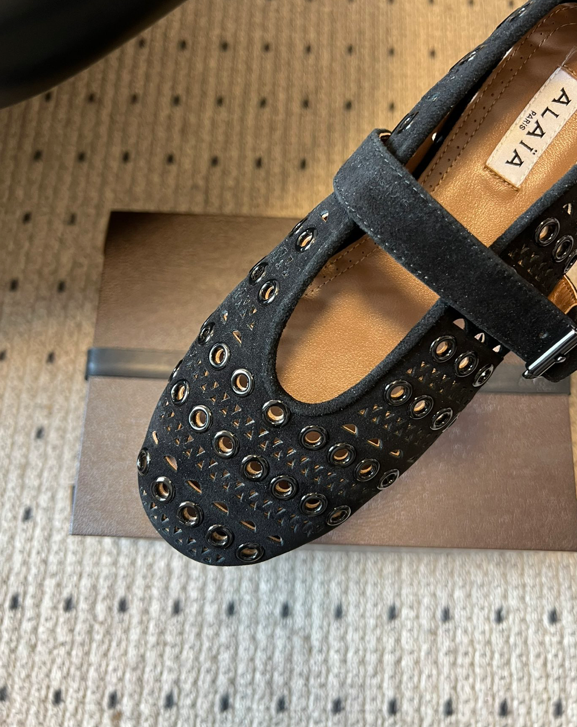 ALAÏA NOIR SUEDE VIENNE PERFORATED BALLET FLAT