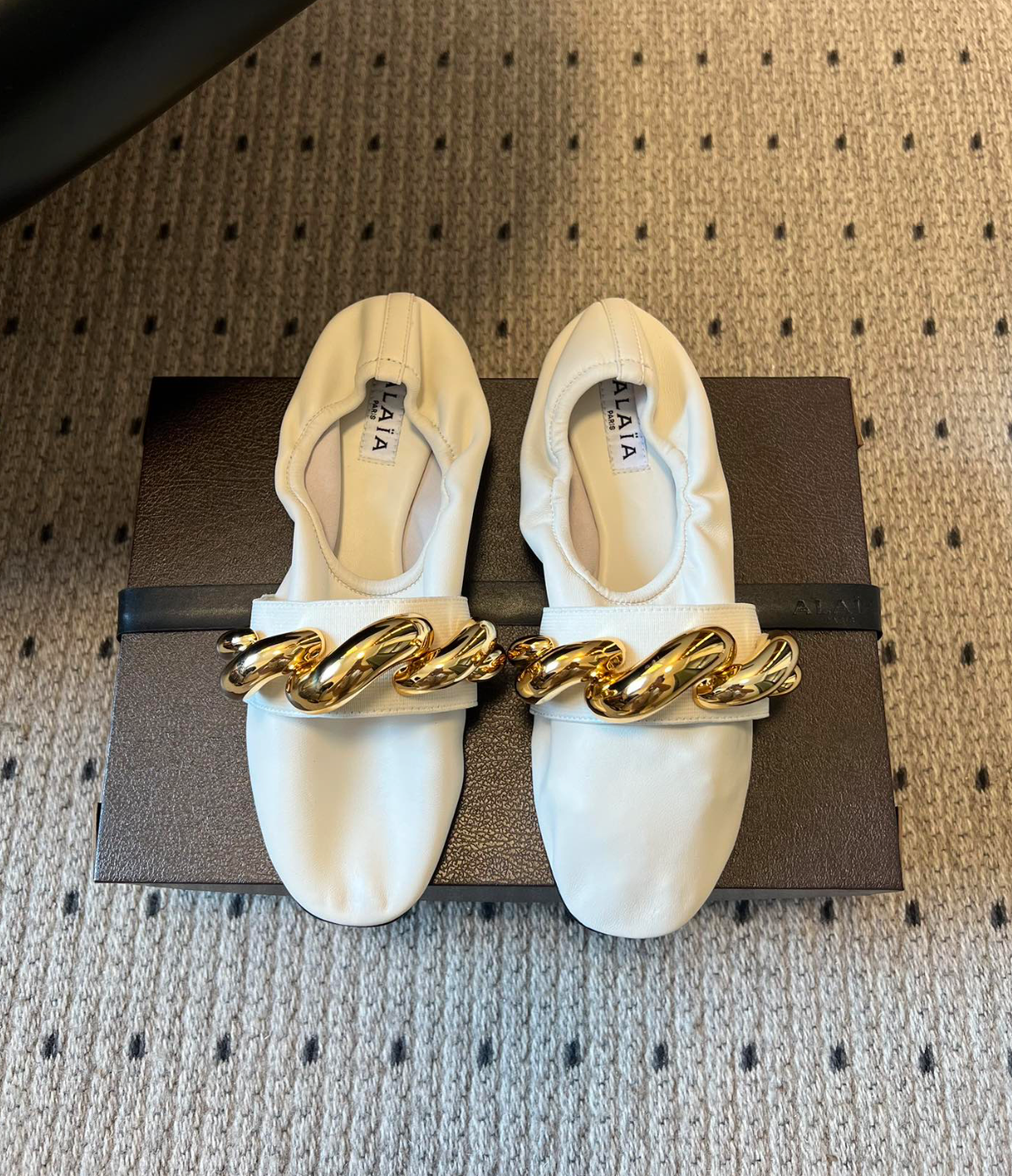 ALAÏA WHITE JEWEL SLIPPERS IN LEATHER